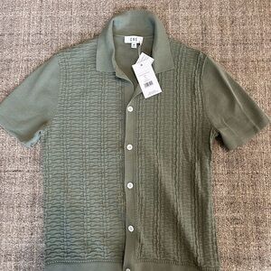 NEW WITH TAGS- CHE Short Sleeve Button-Up Shirt sage green Size Medium